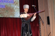 Азербайджанскую народную песню и стихотворение классика Азербайджанской литературы Самеда Вургуна исполняет Гюлоглан Джахангир оглы Мехтиев