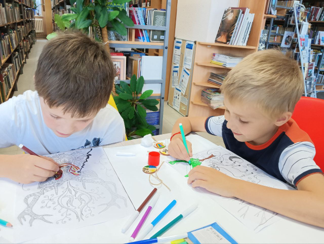 Мы с природою дружим Мы с природою дружим