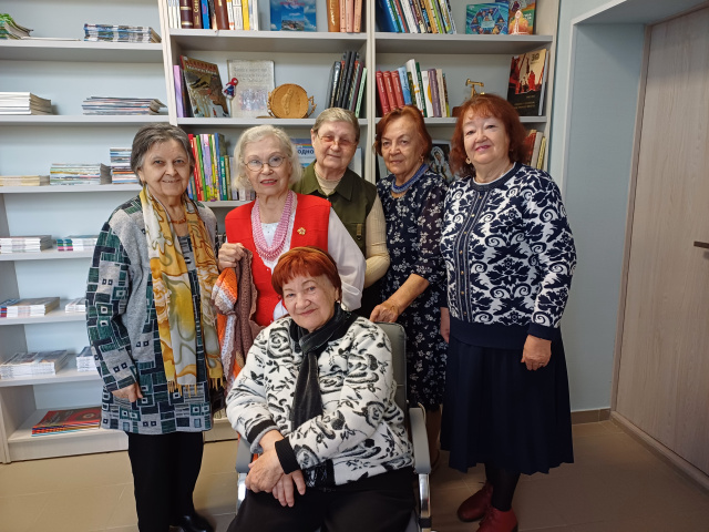 И постучится радость в дверь мою