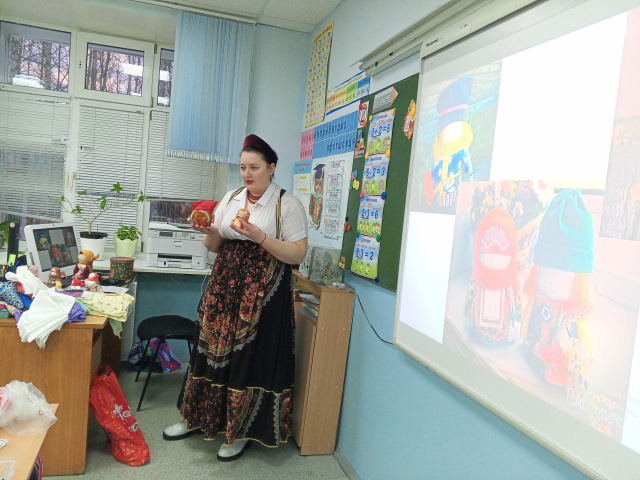 Мз глубины веков из дали ненаглядной