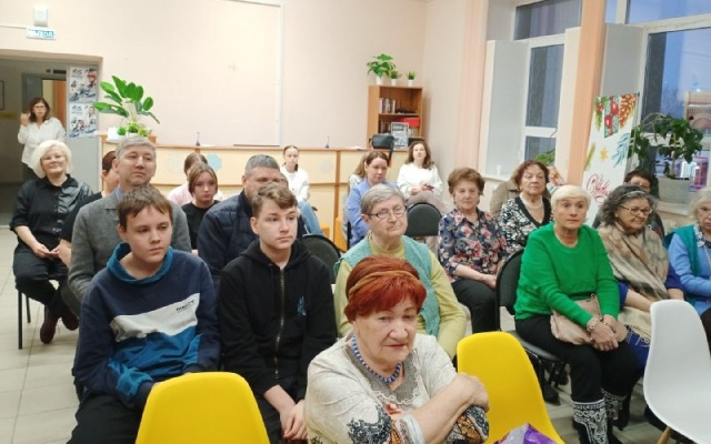 Презентация книги «Фронтовой сборник. Школьникам о героях»