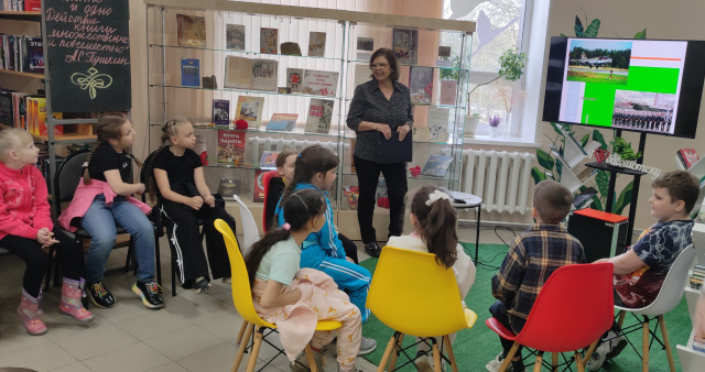 О многом книги людям говорят, во многом книги людям помогают