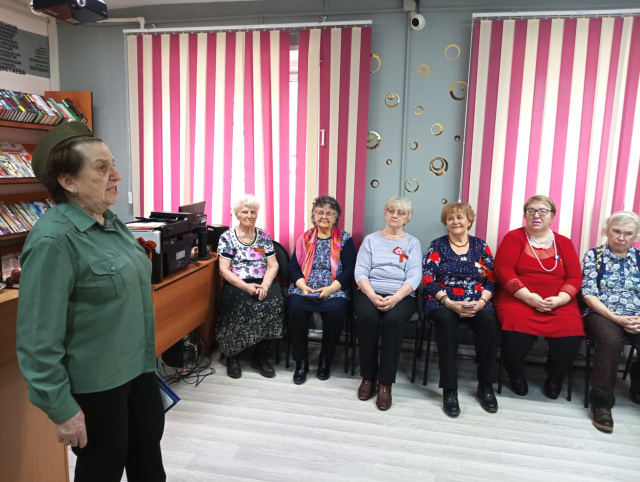 Покрывается сердце инеем…