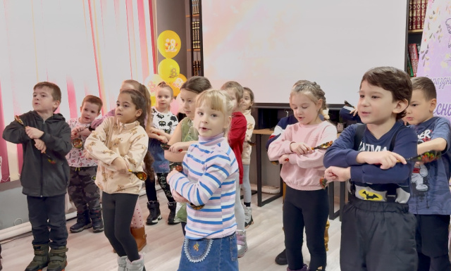 С праздником мимозы