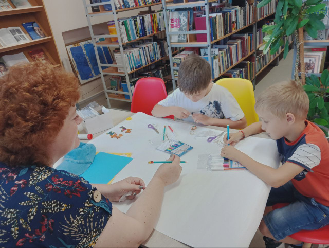 Мы с природою дружим Мы с природою дружим